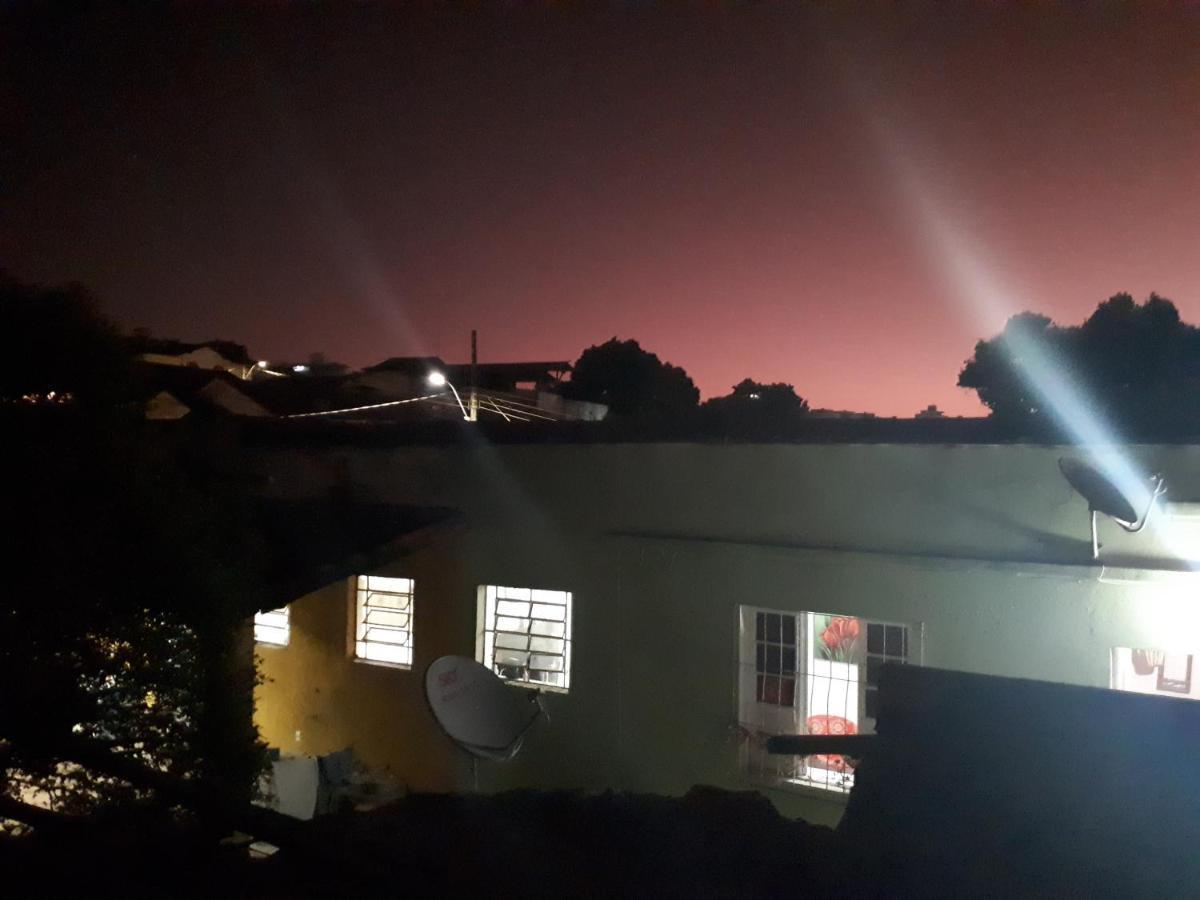 Hostel Jabuticaba 贝洛哈里桑塔 外观 照片